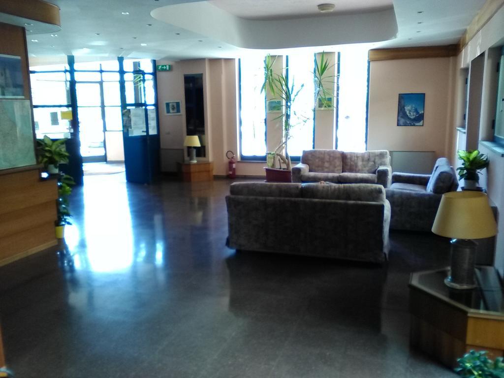 Hotel Cristallo 아세르기 외부 사진